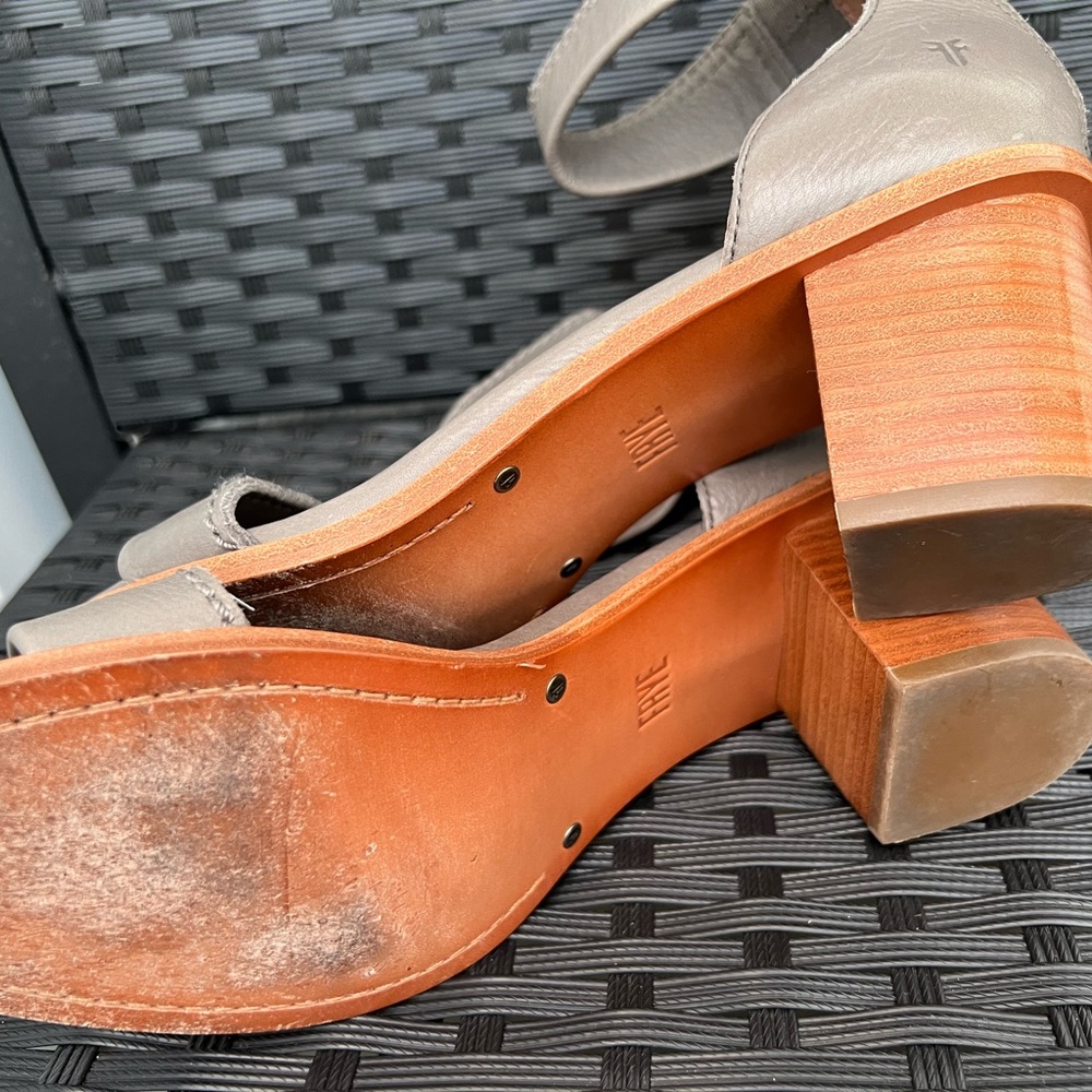 FRYE sandals size 8 1/2 - Picture 6 of 8